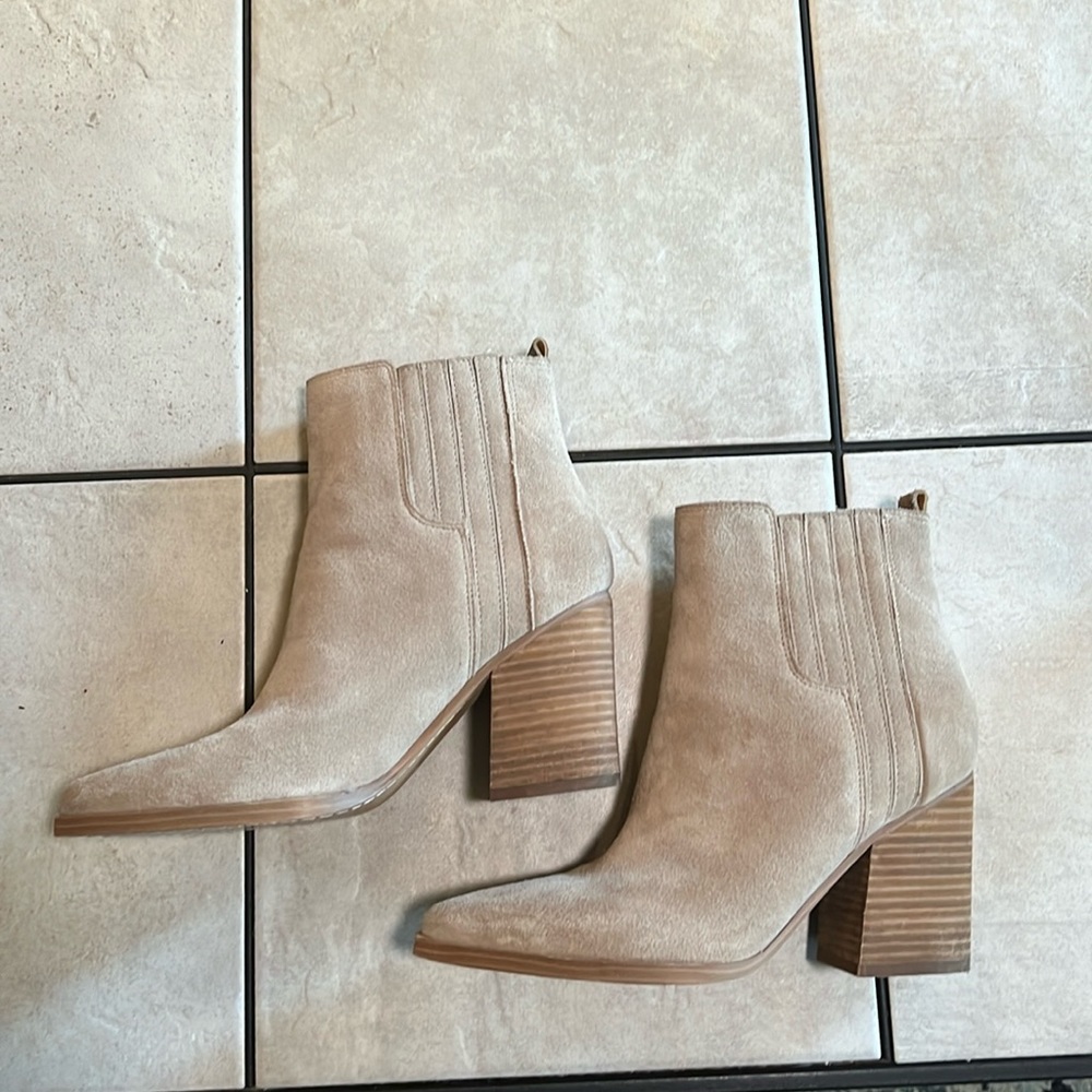 Marc Fisher Alva Pointy Toe Bootie size 9.5